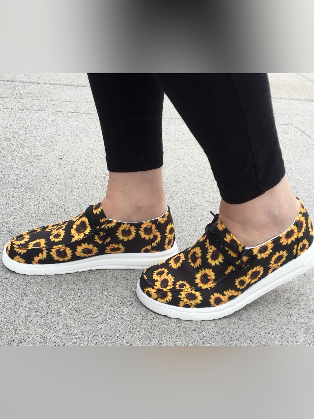 New Women’s size 10 sunflower slip on shoes